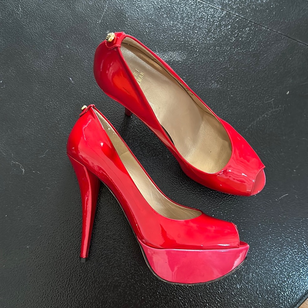 Stuart weitzman size 9.5 fit like 9 FREE SHIPPING
